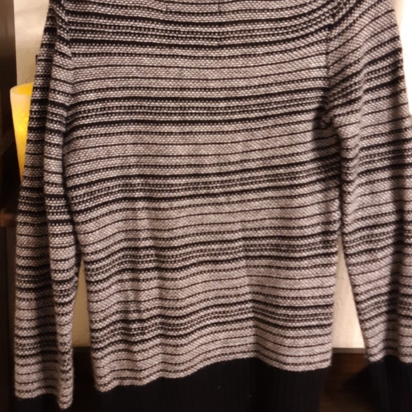 Old Navy Sweater - Picture 2 of 2